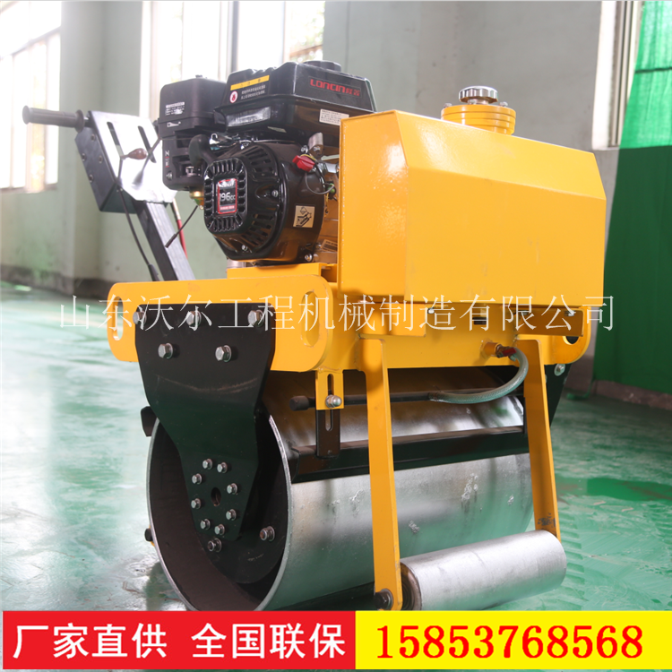 沃爾 VOL-600 600單輪壓路機在狹窄有限製的施工場合，能靈活的完成壓實工作