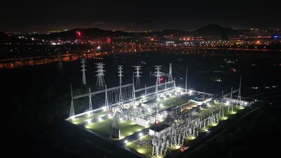 6月30日，我省第52座超高壓變電站500千伏甬港變在寧波投產。 (2)