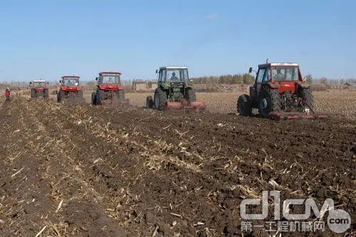 應注重技術創新、產品升級和用戶需求滿足