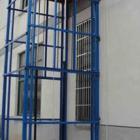 成都起重機廠家生產製造_導軌式升降貨梯廠