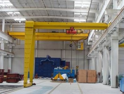 海南半門式起重機製作安裝