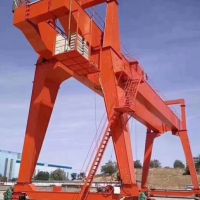 山西抓鬥門式起重機
