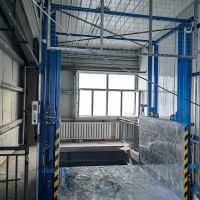 新疆烏魯木齊定製各種規格型號導升式液壓升降貨梯銷售安裝